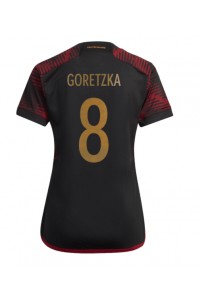 Tyskland Leon Goretzka #8 Fotballdrakt Borte Klær Dame VM 2022 Korte ermer
